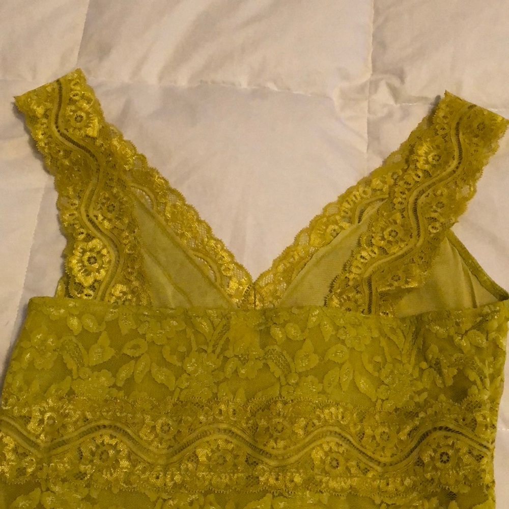🎈Beautiful Lace Top - Picture 3 of 6